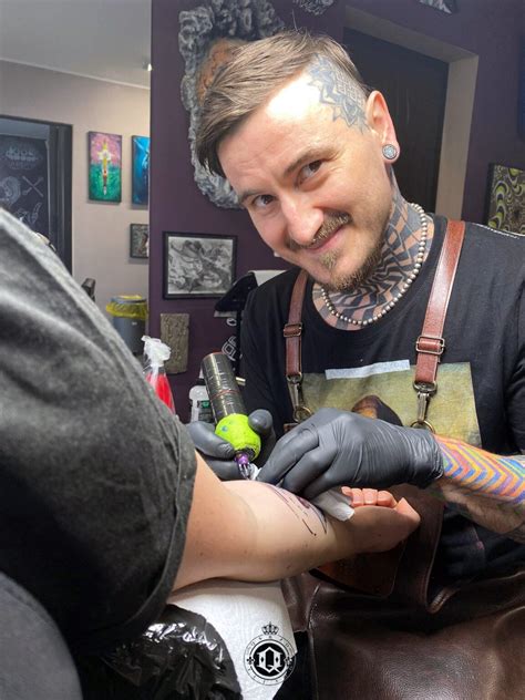 Qbo INK – Tattoo Parlor